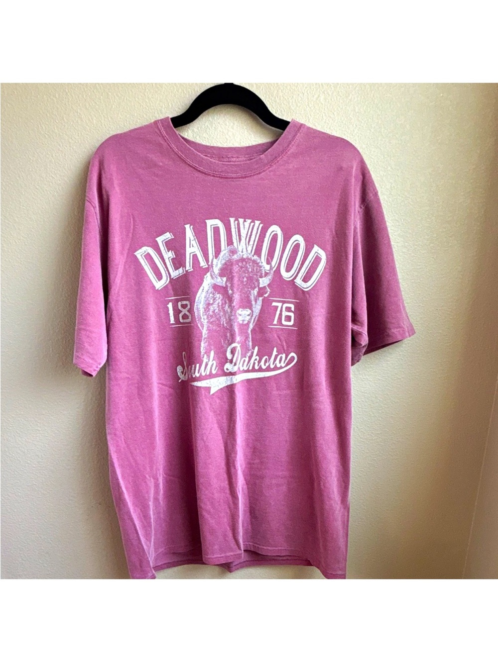 Life is Good Deadwood South Dakota Bison Burgundy Graphic Tee M